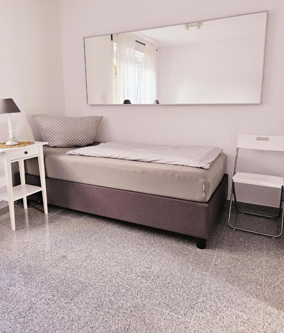 Ferienwohnung Sinsheim Esterno foto